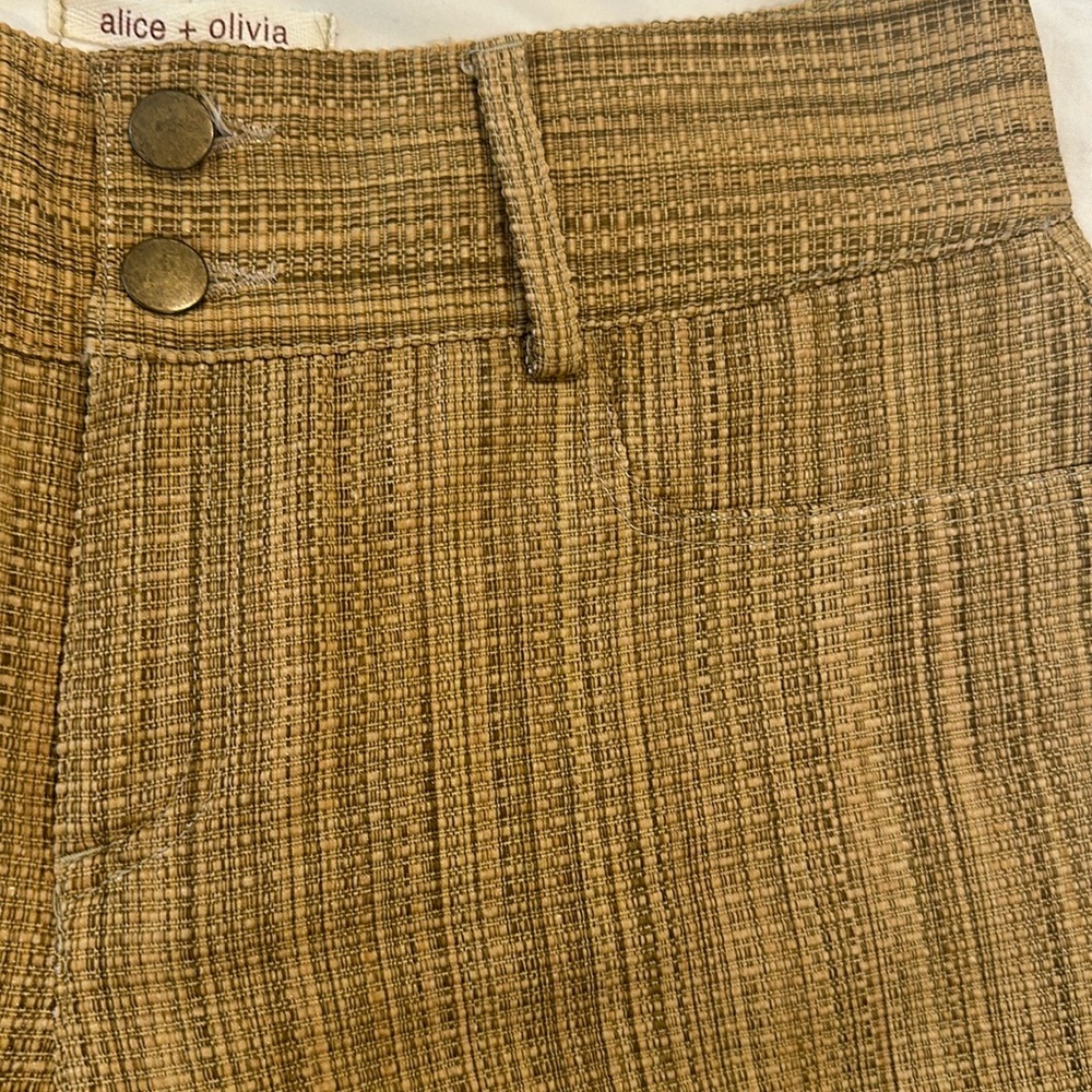 ⚡️  Alice and Olivia Matt Gold Textured Super Groovy Flair Pants